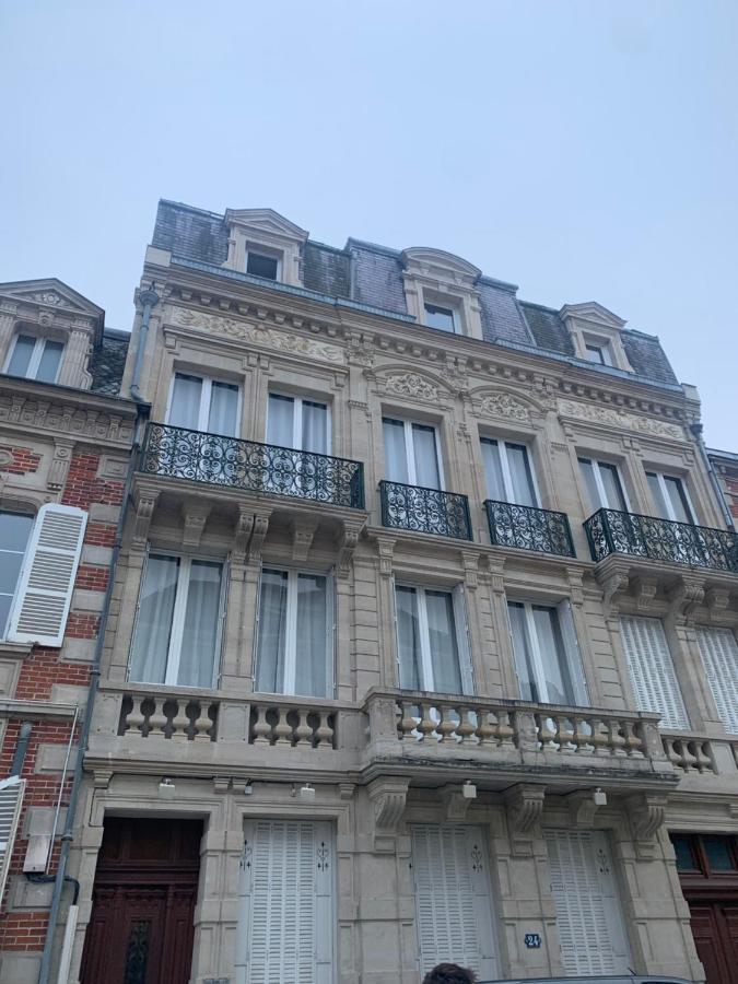L Oote Appart Épernay Eksteriør billede