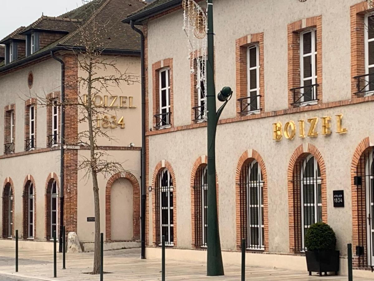 L Oote Appart Épernay Eksteriør billede